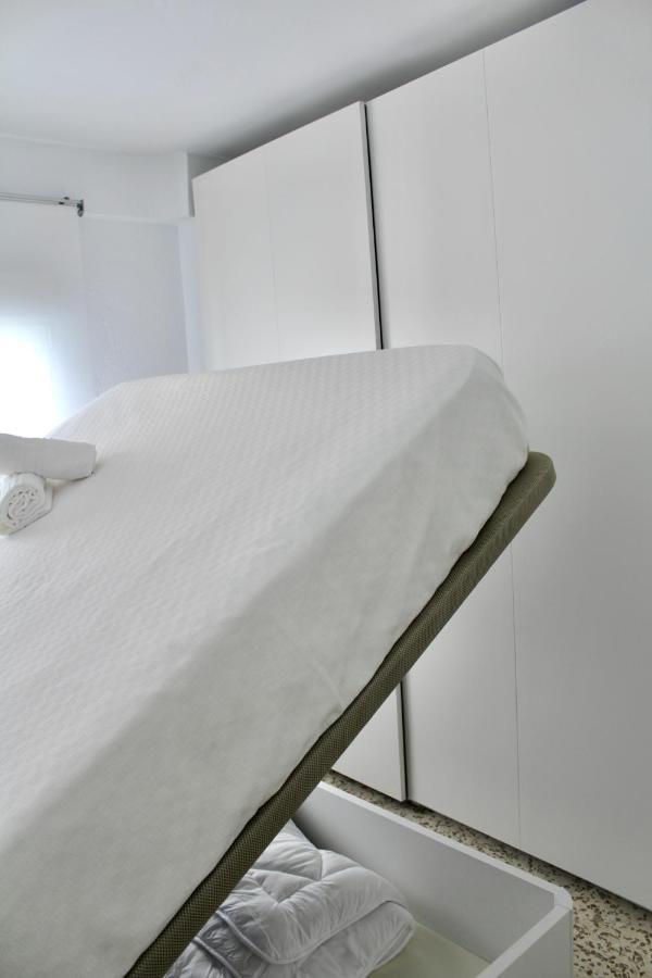 Wish Suite Campana De Sevilla ภายนอก รูปภาพ